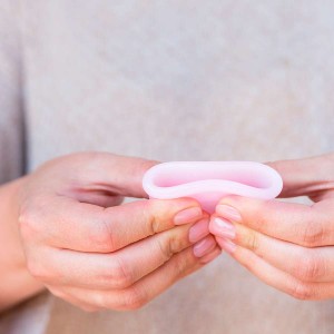 How to fold a menstrual cup?